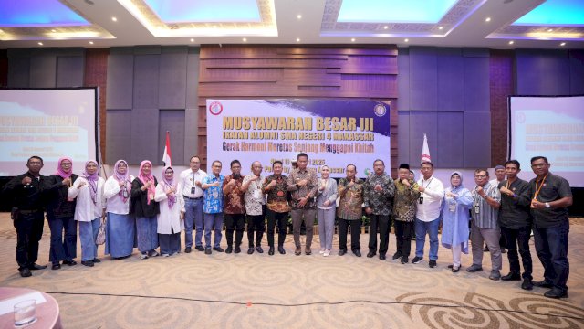 Prof Fadjry Djufry Support Mubes III IKA SMAN 4 Makassar