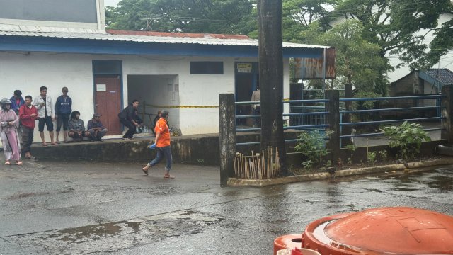 Diduga Konsumsi Miras Berlebihan, Petugas Keamanan Ditemukan Tewas di Pos Jaga