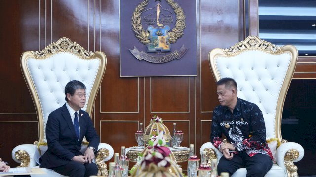 Kepala Kantor Konsuler Jepang Ohashi Koichi mengundang Pj Gubernur Sulsel Prof Fadjry Djufry sebagai tamu utama dalam Resepsi Perayaan Hari Kelahiran Sri Baginda Kaisar Jepang.