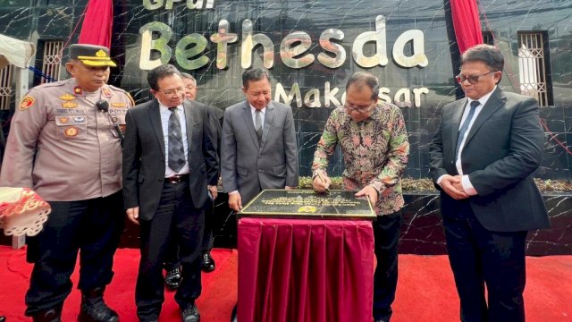 Wali Kota Makassar Mohammad Ramdhan Pomanto meresmikan Gereja Pantekosta di Indonesia (GPDI) Bethesda Makassar, Jalan Gunung Merapi, Sabtu (1/02/2025).