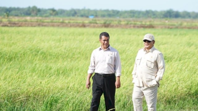 Menteri Pertanian Andi Amran Sulaiman bersama Presiden Prabowo Subianto.