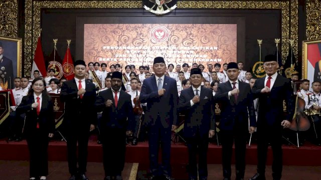 Deddy Corbuzier Resmi Jabat Stafsus Menhan Sjafrie Sjamsoeddin