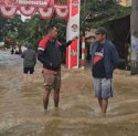 Tinjau Lokasi Banjir di Maros, Irfan AB Minta Solusi Konkret dari Pemerintah