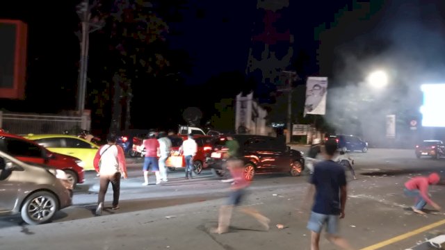 Protes Kebijakan Prabowo, Demonstrasi Mahasiswa di Makassar Berujung Ricuh