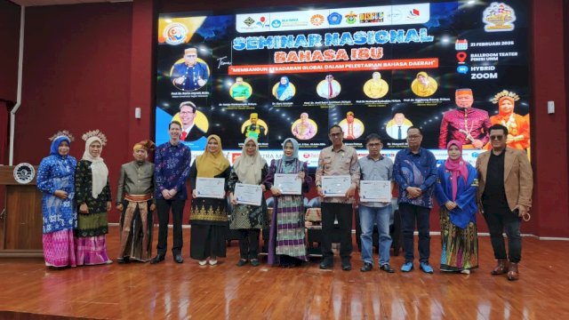  Pemerintah Kota Makassar menerima penghargaan atas peran sertanya dalam pelestarian dan perlindungan bahasa daerah melalui penerbitan regulasi terkait bahasa ibu.