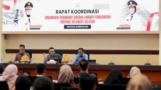 Sekretaris Daerah Provinsi Sulawesi Selatan Jufri Rahman memimpin Rapat Koordinasi Organisasi Perangkat Daerah Lingkup Pemerintah Provinsi Sulawesi Selatan terkait Tindak Lanjut Instruksi Presiden Nomor 1 Tahun 2025. 