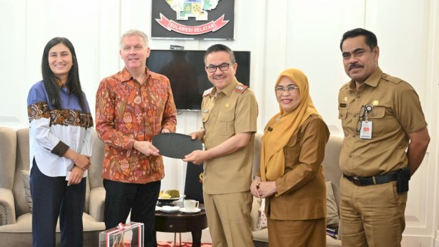 Duta Besar Kanada untuk Indonesia Ambassador Y.M. Jess Dutton bertemu dengan Sekretaris Daerah Provinsi Sulawesi Selatan Jufri Rahman di Baruga Lounge, Kantor Gubernur Sulawesi Selatan, Selasa 25 Februari 2025.

