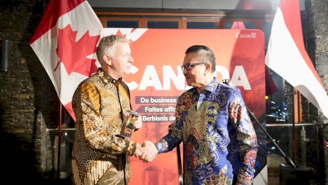 Sekretaris Daerah Provinsi Sulawesi Selatan Jufri Rahman bersama Duta Besar Kanada untuk Indonesia, Ambassador Jess Dutton