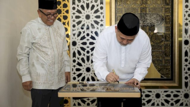 Wali Kota Makassar, Munafri Arifuddin, meresmikan Masjid Barakatul Ilham yang berlokasi di Jalan Topaz, Sabtu (1/3/2025). 
