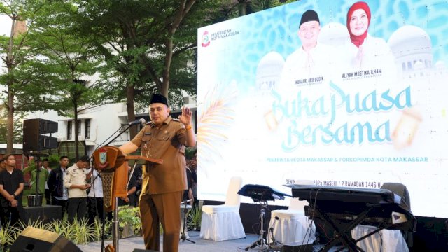 Wali Kota Makassar Munafri Arifuddin saat buka puasa bersama Pemkot Makasssar dan jajaran Forum Koordinasi Pimpinan Daerah (Forkopimda) Kota Makassar pada hari ketiga Ramadan, Senin (3/3/2025).