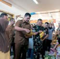 Terima Keluhan Petani Soal Kelangkaan Pupuk, Bupati Bantaeng Uji Nurdin Evaluasi Pengecer