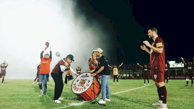 Taufan Pawe saat di Stadion  BJ Habibie Kota Parepare