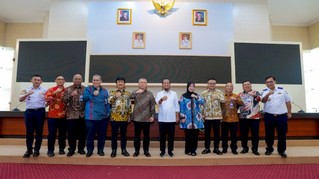 Gubernur Sulsel Gagas Seaplane ke Menhub untuk Layani Kepulauan