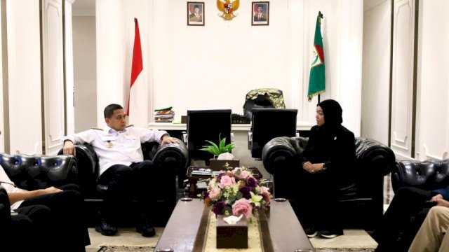 Ketua Ikatan Arsitek Indonesia (IAI) Sulawesi Selatan Andi Syahriyunita bersama jajaran pengurus IAI Sulsel, menemui Wali Kota Makassar Munafri Arifuddin di Balai Kota Makassar, Rabu (19/3/2025).