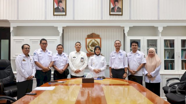 Wakil Wali Kota Makassar, Aliyah Mustika Ilham, menerima audiensi dari jajaran SDN Percontohan PAM terkait rencana penyelenggaraan kegiatan Market Day yang akan digelar pada Kamis, (20/03/2025).