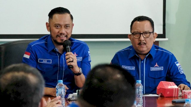 Ketum Partai Demokrat Agus Harimurti Yudhoyono (AHY) bersama Ketua Partai Demokrat Sulsel Ni'matullah Erbe