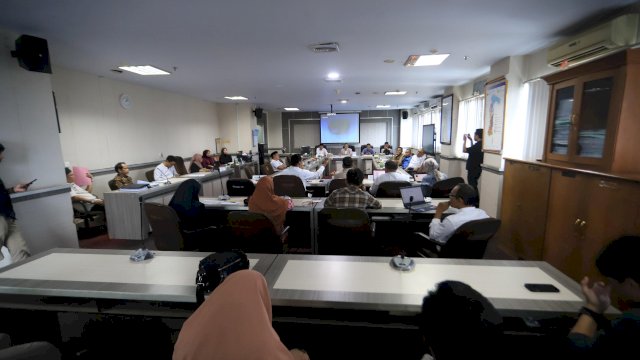 Rapat Dengar Pendapat (RDP) yang mempertemukan Huadi Group, Pemerintah Provinsi Sulawesi Selatan, Komisi D DPRD Sulsel, dan Aliansi Masyarakat Peduli Tambang Kabupaten Bantaeng.