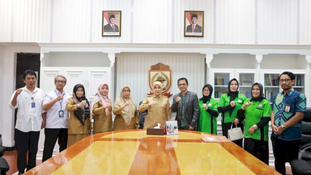 Wakil Wali Kota Makassar, Aliyah Mustika Ilham menerima audiensi dari Dewan Pengurus Daerah Himpunan Masyarakat Tani-Nelayan Indonesia (DPD HIMTANI) Provinsi Sulawesi Selatan di ruang rapat Wakil Wali Kota Makassar, Selasa (25/03/2025).