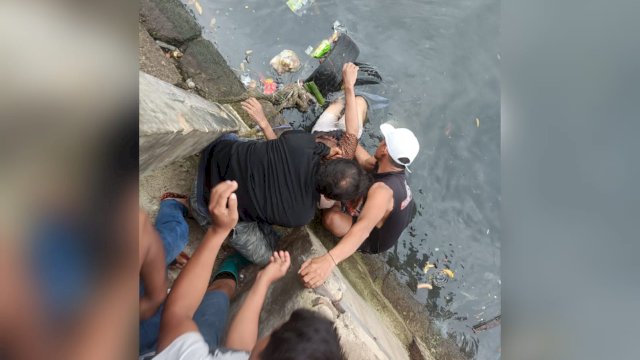 Mayat Lansia Ditemukan Mengapung di Kanal Paotere Makassar, Dikira Boneka