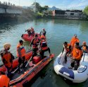 Tim SAR Gabungan Lakukan Penyelaman, Temukan Remaja Putri yang Tenggelam di Sungai Kalibone Pangkep