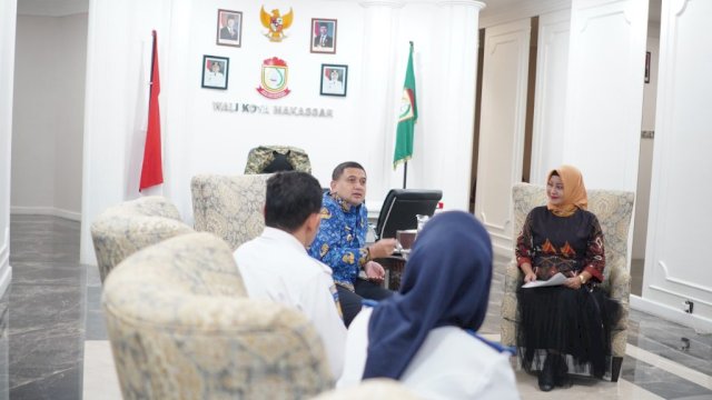  Wali Kota Makassar Munafri Arifuddin saat menerima kunjungan kerja Kepala Ombudsman RI Perwakilan Sulsel Ismu Iskandar, di Balai Kota Makassar, Kamis (17/4/2025) lalu.
