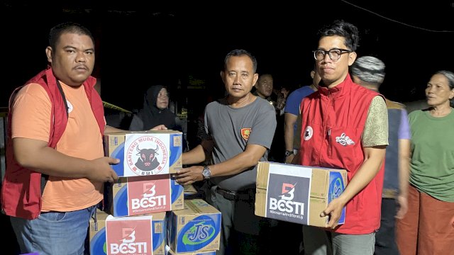 Tim Sosial Besti Gerak Cepat Bantu Korban Kebakaran di Jl Mangerangi Makassar 