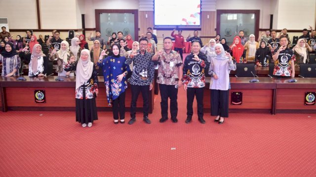 Rapat Penetapan Daftar Informasi Publik (DIP) dan Daftar Informasi yang Dikecualikan (DIK) Tahun 2025, yang digelar di Ruang Rapat Pimpinan Kantor Gubernur Sulsel, Kamis, 15 Mei 2025.
