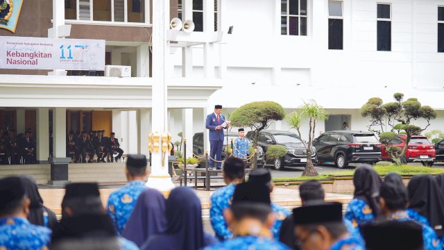 Bupati Bantaeng Uji Nurdin Minta Pejabat Kinerja Buruk Mundur Secara Gentle