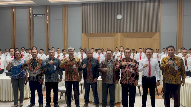  Coaching Clinic kepada jajaran Polda Sulsel sebagai upaya memperkuat kolaborasi dalam penanganan aktivitas keuangan ilegal.