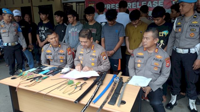 Polrestabes Makassar Tangkap 24 Anggota Geng Motor Terlibat Penyerangan Warga
