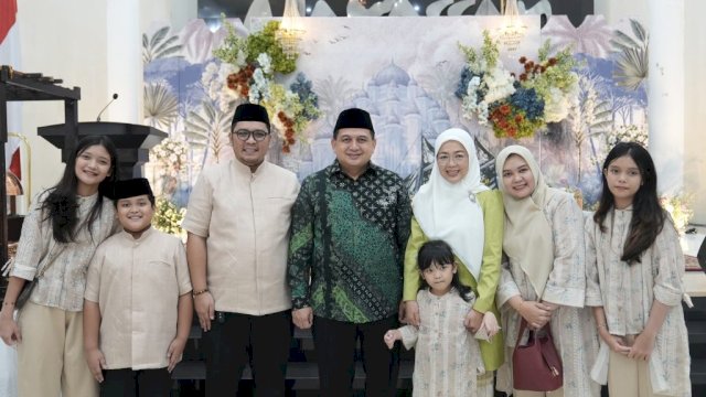 Wali Kota Makassar, Munafri Arifuddin bersama Ketua TP PKK Makassar, Melinda Aksa, menggelar acara open house di Rumah Jabatan Wali Kota, Jumat (6/6/2025).