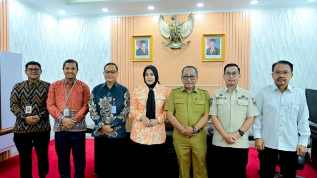 Wakil Gubernur Sulawesi Selatan, Fatmawati Rusdi, menerima audiensi Kepala Otoritas Jasa Keuangan (OJK) Provinsi Sulawesi Selatan dan Sulawesi Barat (Sulselbar), Moch. Muchlasin bersama jajaran di Kantor Gubernur Sulsel, Kota Makassar, Selasa, 10 Juni 2025.