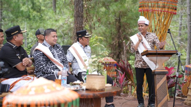  Wali Kota Makassar, Munafri Arifuddin, menghadiri langsung perayaan Festival Hutan Toraja yang digelar di Hutan Tandung Nanggala, Toraja Utara, Sabtu (14/6/2025). 