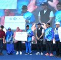 Gerak Jalan Sehat Milad 62 Unismuh, Petugas Kebersihan Raih Hadiah Umrah