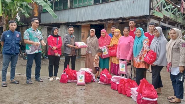 Pemkab Bantaeng Terus Salurkan Bantuan Pasca Banjir di 3 Dusun  