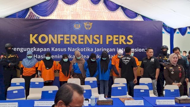 Tim Direktorat Jenderal Bea dan Cukai (DJBC) Sulawesi Bagian Selatan (Sulbagsel) berhasil menggagalkan upaya penyelundupan narkoba jaringan internasional asal Malaysia. 