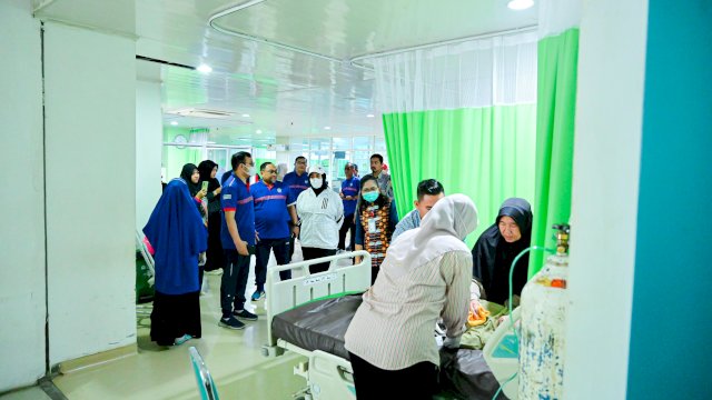 Wakil Gubernur Sulawesi Selatan, Fatmawati Rusdi, melakukan inspeksi langsung ke berbagai fasilitas layanan kesehatan milik Pemerintah Provinsi Sulawesi Selatan.