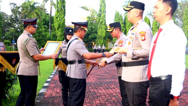 10 Personel Polda Sulsel Dipecat Tidak Hormat, 137 Polisi Terima Penghargaan