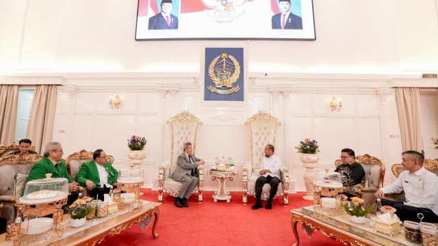  Gubernur Sulawesi Selatan, Andi Sudirman Sulaiman menerima kunjungan kehormatan Duta Besar Palestina untuk Indonesia, H.E. Dr. Zuhair S.M. Al-Shun di Rumah Jabatan Gubernur Sulsel.