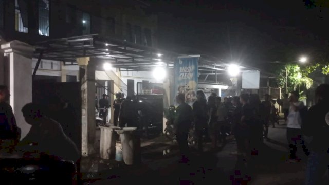 Asrama mahasiswa yang terletak di Jalan Adipura Raya, Kecamatan Panakkukang, Kota Makassar, Sulawesi Selatan