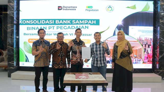 Pemerintah Kota Makassar bersama PT Pegadaian Kantor Wilayah IV Makassar menggelar kegiatan konsolidasi pengelolaan bank sampah, Minggu (13/7/2025). 