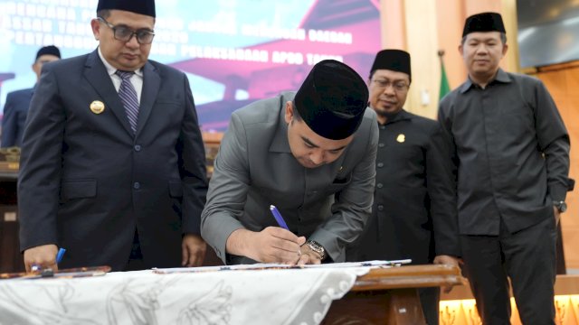 DPRD dan Pemkot Makassar Sahkan RPJMD 2025&ndash;2029 dan Pertanggungjawaban APBD 2024 dalam Paripurna