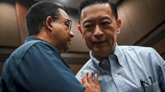 Mantan Menteri Pendidikan Anies Rasyid Baswedan bersama  Eks Menteri Perdagangan Thomas Trikasih Lembong alias Tom Lembong