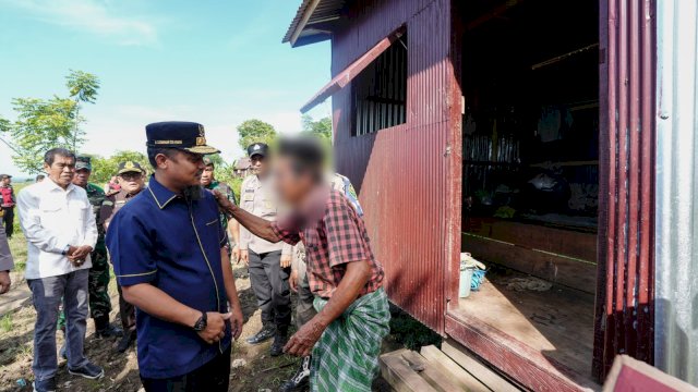 Gubernur Sulsel Serahkan Bantuan Bedah Rumah Warga Kurang Mampu di Barru