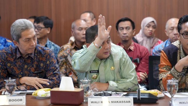 Wali Kota Makassar, Munafri Arifuddin  menanggapi Rapat Koordinasi Terbatas (Rakor Terbatas) yang digelar oleh Kementerian Koordinator Bidang Pangan Republik Indonesia, Kamis (17/7), di Kantor Kemenko Pangan, Jakarta.