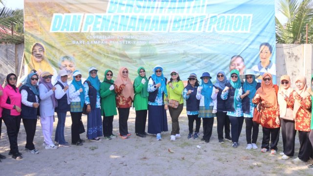 Bupati Irwan Apresiasi Aksi Bersih Pantai dan Penanaman Pohon yang Digelar Kejari Pinrang