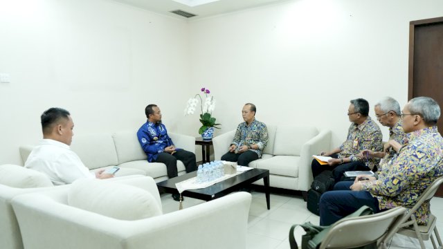 Gubernur Sulawesi Selatan, Andi Sudirman Sulaiman saat melakukan kunjungan kerja ke Kementerian Pekerjaan Umum (PU) di Jakarta, didampingi jajaran Organisasi Perangkat Daerah (OPD) terkait, beberapa hari lalu. 