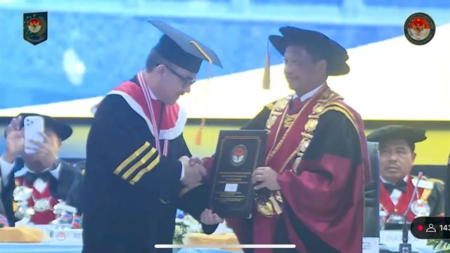Predikat Cumlaude, Sekda Sulsel Jufri Rahman Raih Lulusan Terbaik S3 Ilmu Pemerintahan IPDN