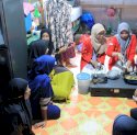Kolaborasi Mahasiswa dan UMKM Kembangkan Produk Lilin dari Limbah Madu di Soppeng