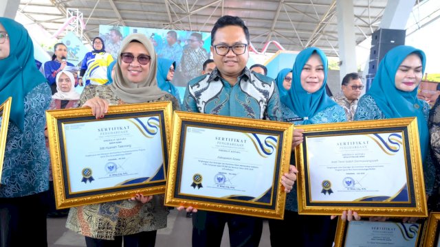 Pemkab Gowa Terima Penghargaan Nasional Atas Keberhasilan Program Keluarga
